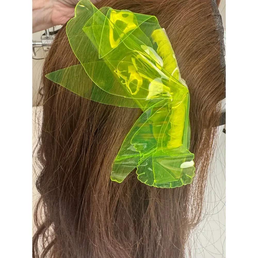 Jennifer Behr NWOT Yellow Lucite Acrylic Petal Statement Hair Comb Runway Rare